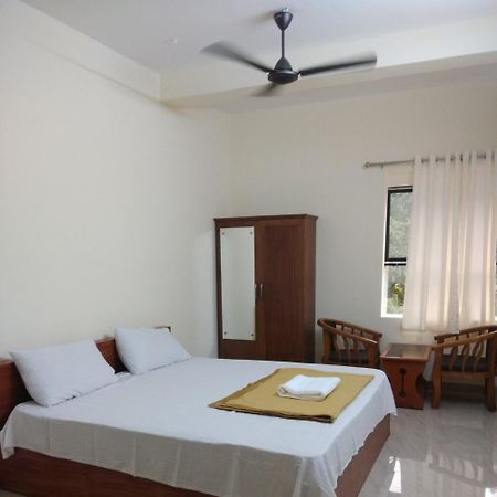 Manjira Lodge กูรูวาเยอร์ ภายนอก รูปภาพ