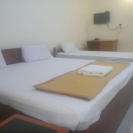 Manjira Lodge กูรูวาเยอร์ ภายนอก รูปภาพ